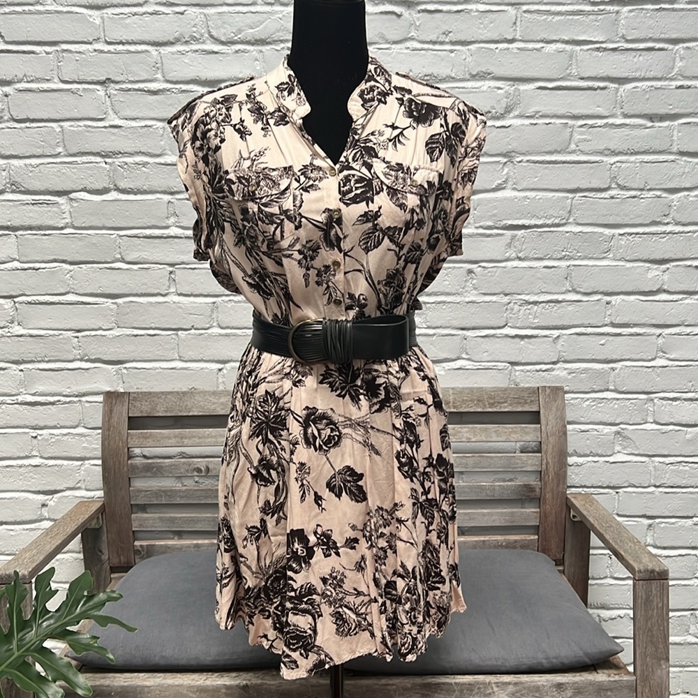👡 Angie Floral Mini Dress with Nehru Collar and Pockets, size Medium